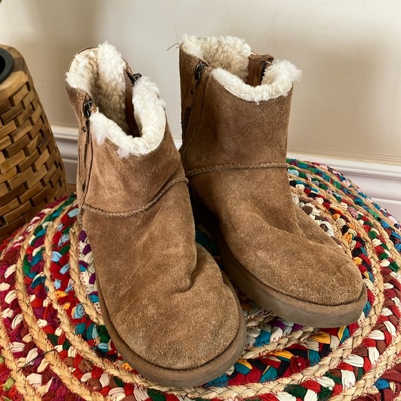 UGG Double zip tan Suede Ankle Boots with Shearling Lining - Picture 2 of 7